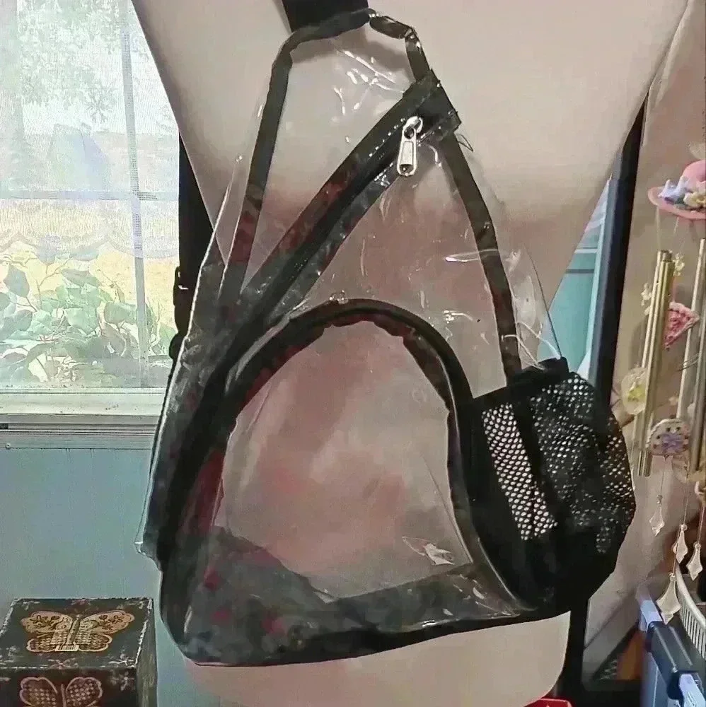 Clear triangle shaped sling bag‎